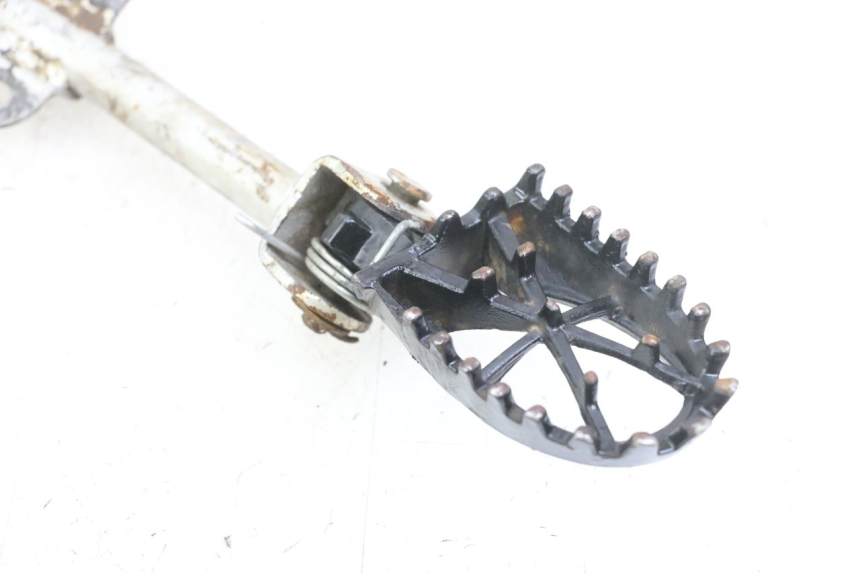 photo de PAIR OF FRONT FOOTRESTS APOLLO RFZ 125 - Product overview