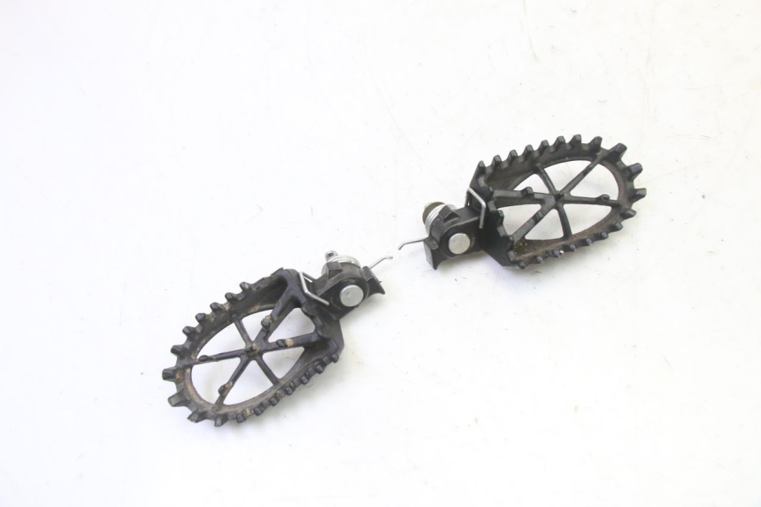 photo de PAIR OF FRONT FOOTRESTS APOLLO RFZ 125 - Main view