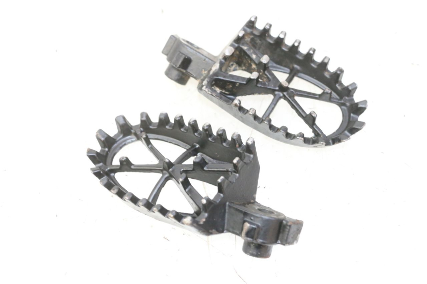 photo de PAIR OF FRONT FOOTRESTS APOLLO RFZ 125 - Main view