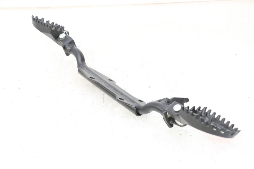 photo de PAIR OF FRONT FOOTRESTS APOLLO RFZ 125 - Product overview