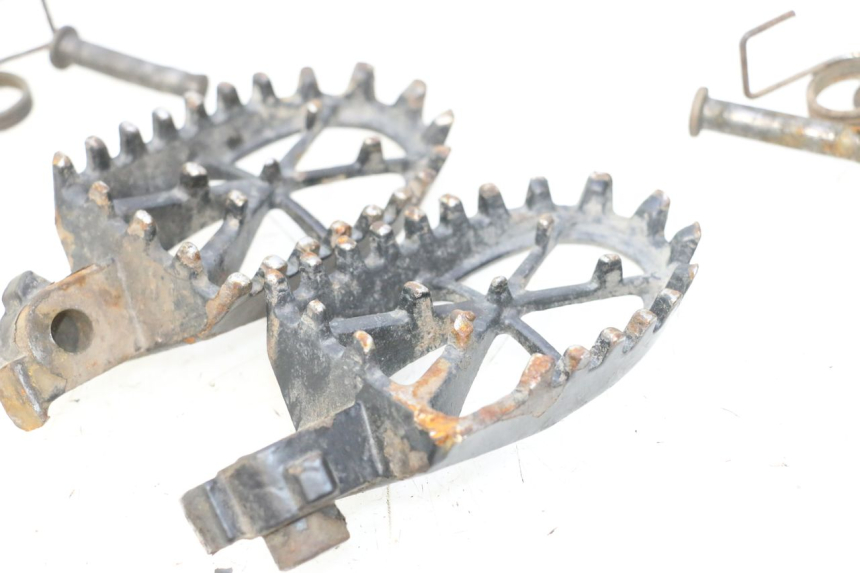 photo de PAIR FRONT FOOTREST APOLLO RFZ 140 - Component detail