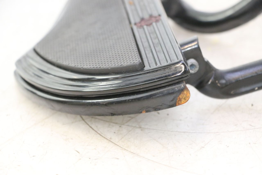 photo de PAIR FRONT FOOTREST HARLEY DAVIDSON ROAD GLIDE FLTRXSE 1920 (2018 - 2022) - Fixing points details