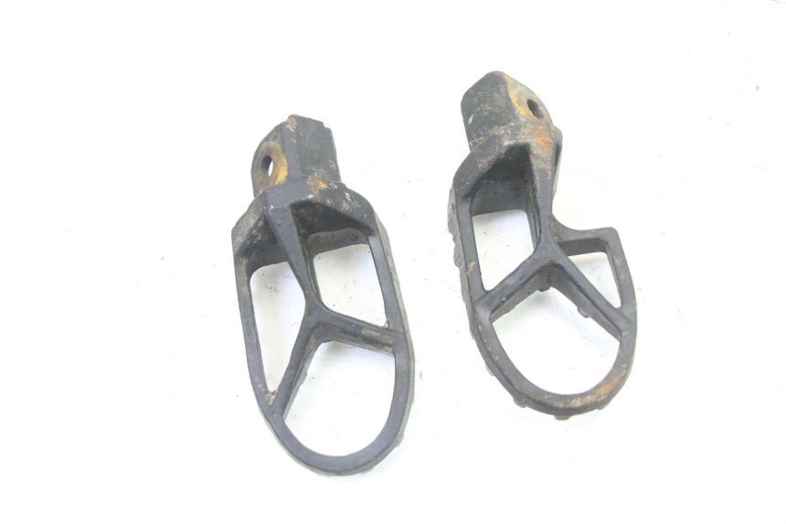 photo de PAIR OF FRONT FOOTRESTS APOLLO RXF 125 - Fixing points details