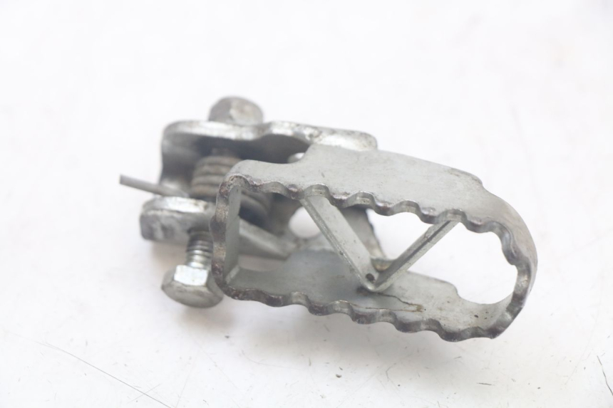 photo de PAIR FRONT FOOTREST SHERCO SM-R 50 (2013 - 2017) - Fixing points details