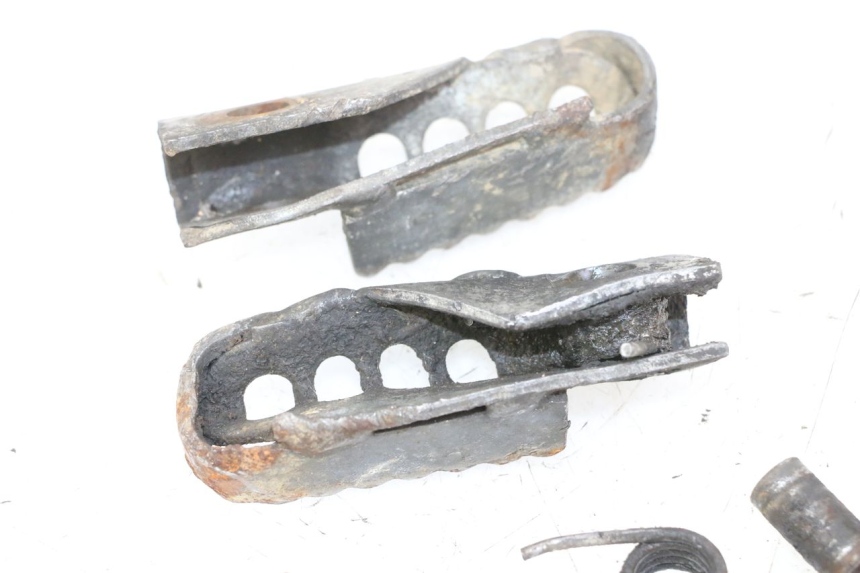 photo de PAIR OF FRONT FOOTRESTS GILERA SMT SUPERMOTARD 50 (2009 - 2017) - Zoom on usage condition