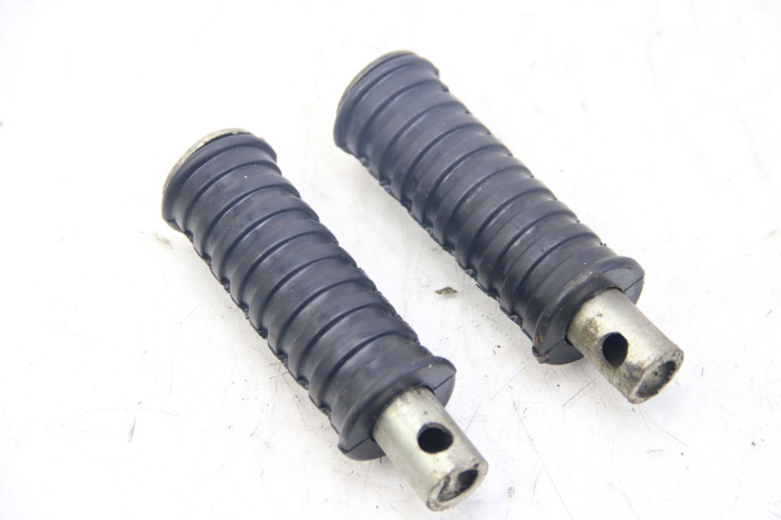 photo de PAIR OF FRONT FOOTRESTS JAWA STELLA BABETTA 134 50 - Component detail