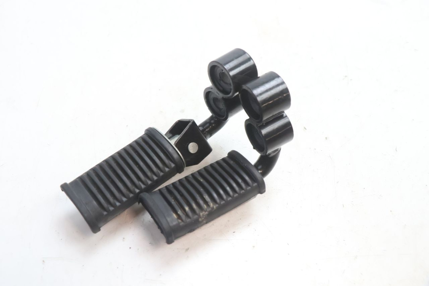 photo de PAIR FRONT FOOTREST YAMASAKI STREET 50 (2013 - 2018) - Alternative perspective
