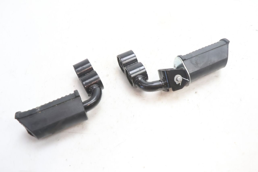 photo de PAIR FRONT FOOTREST YAMASAKI STREET 50 (2013 - 2018) - Product overview