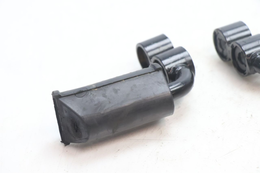 photo de PAIR FRONT FOOTREST YAMASAKI STREET 50 (2013 - 2018) - Fixing points details