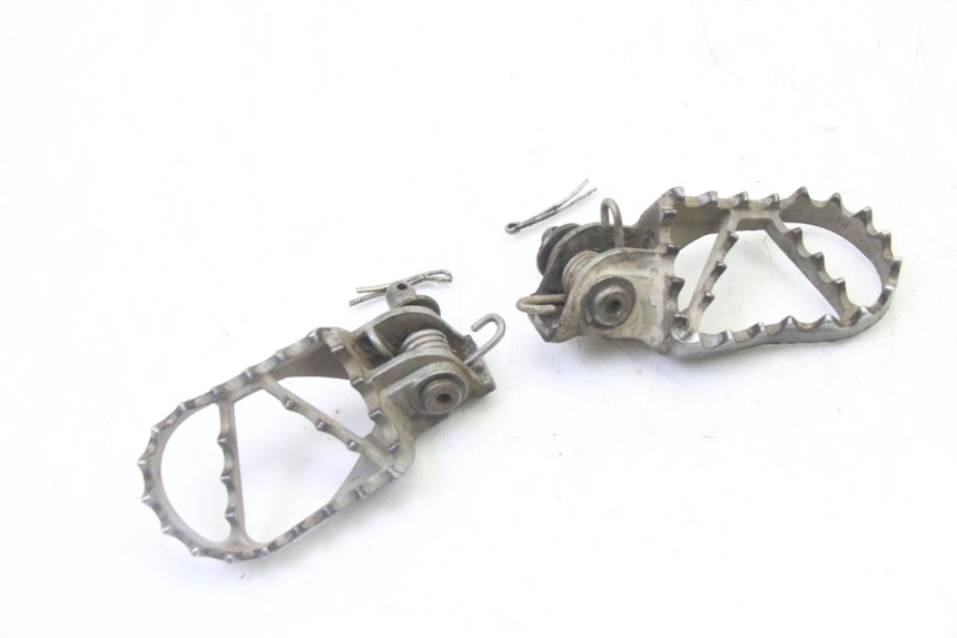 photo de PAIR FRONT FOOTREST KTM SX 85 (2013 - 2017) - Main view