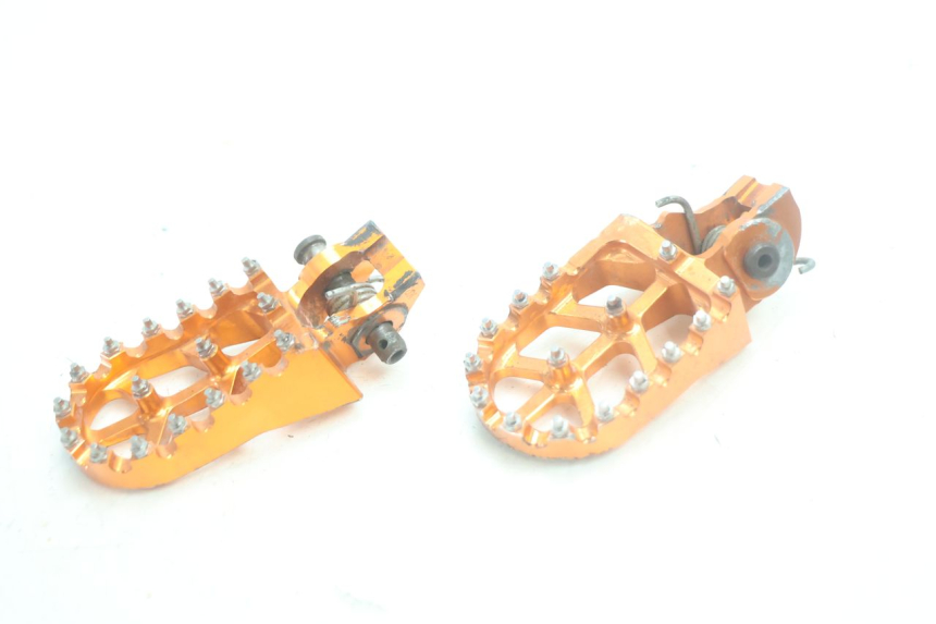 photo de PAIR FRONT FOOTREST KTM SX 85 (2018 - 2024) - Alternative perspective