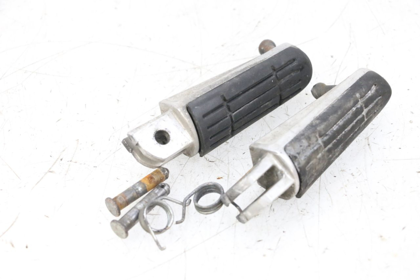 photo de PAIR FRONT FOOTREST YAMAHA TDM ABS 900 (2002 - 2014) - Zoom on usage condition