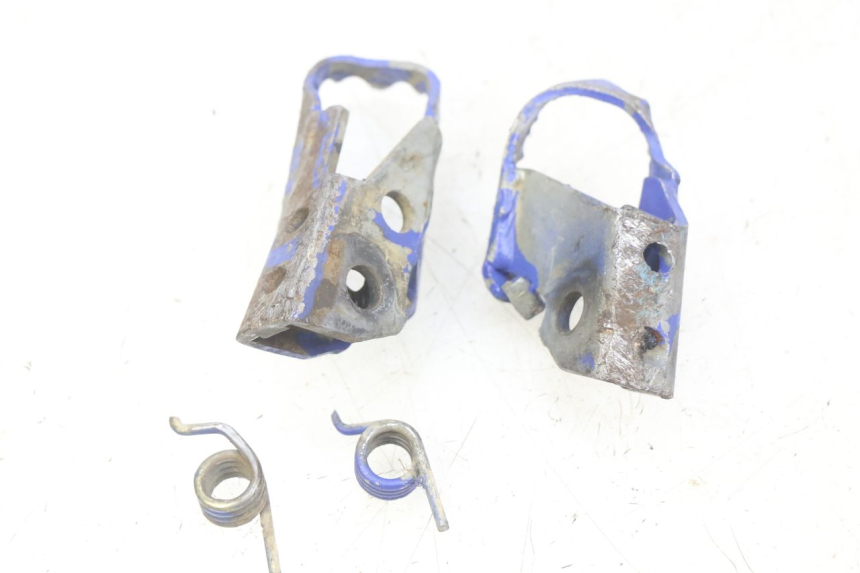 photo de PAIR OF FRONT FOOTRESTS YAMAHA TTR 125 (2000 - 2020) - Component detail