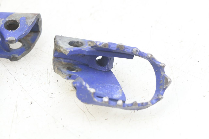 photo de PAIR OF FRONT FOOTRESTS YAMAHA TTR 125 (2000 - 2020) - Technical close-up