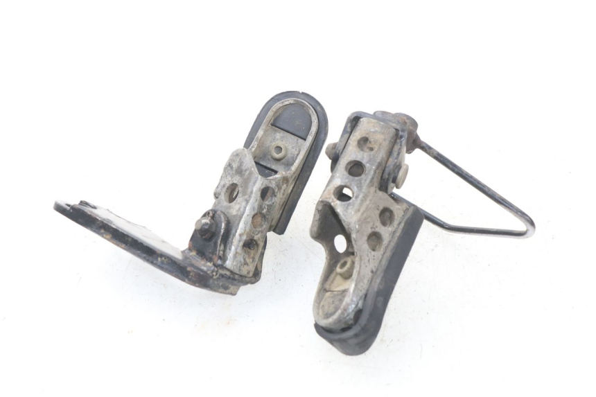 photo de PAIR FRONT FOOTREST YAMAHA TW 125 (1998 - 2002) - Component detail
