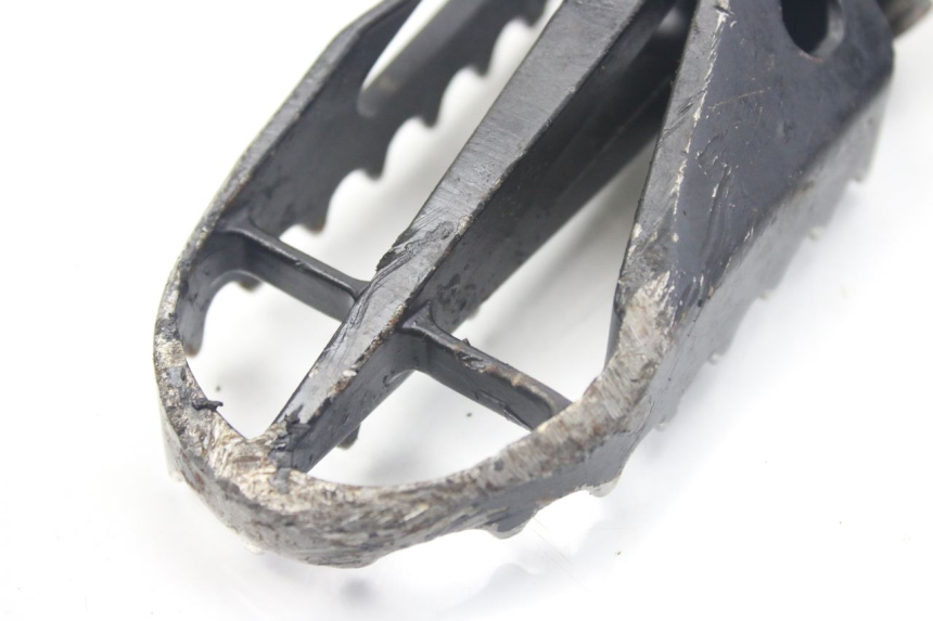 photo de PAIR OF FRONT FOOTRESTS MBK X-LIMIT XLIMIT 50 (2003 - 2006) - Zoom on usage condition