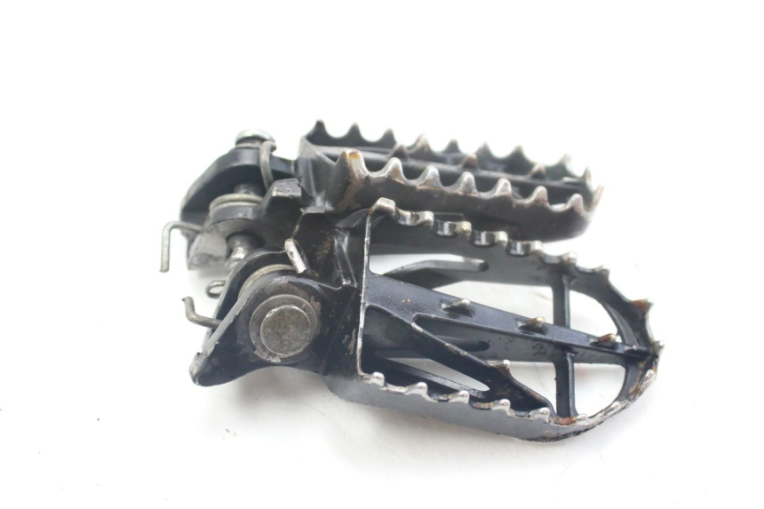 photo de PAIR OF FRONT FOOTRESTS MBK X-LIMIT XLIMIT 50 (2003 - 2006) - Product overview