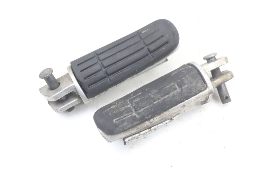 photo de PAIR OF FRONT FOOTRESTS YAMAHA FJR ABS 1300 (2006 - 2012) - Component detail