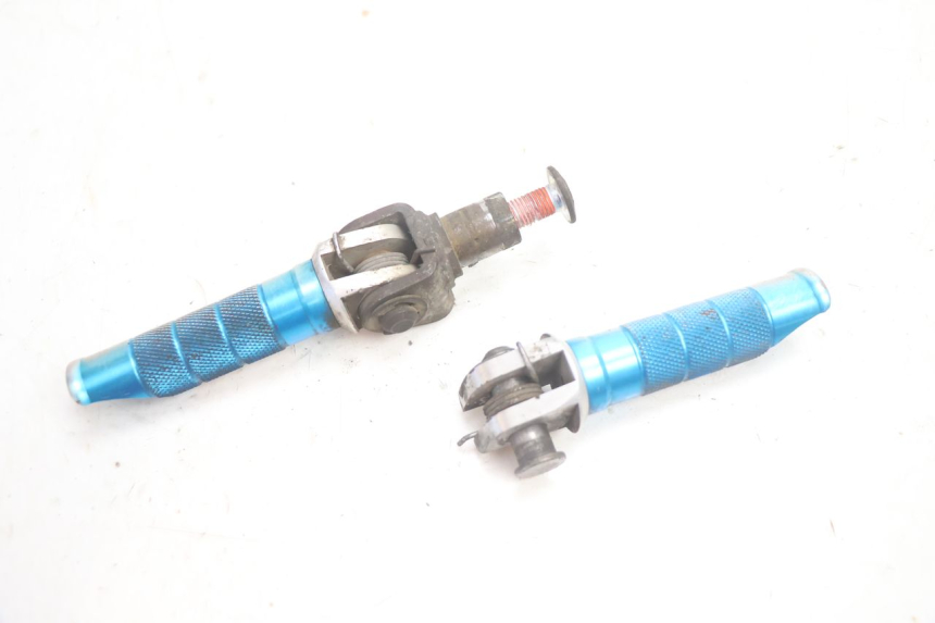 photo de PAIR OF FRONT FOOTRESTS KAWASAKI ZX-6R ZX6R 600 (1995 - 1997) - Main view