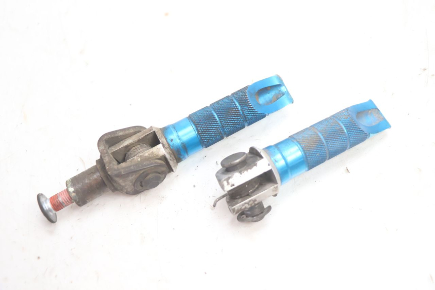 photo de PAIR OF FRONT FOOTRESTS KAWASAKI ZX-6R ZX6R 600 (1995 - 1997) - Product overview