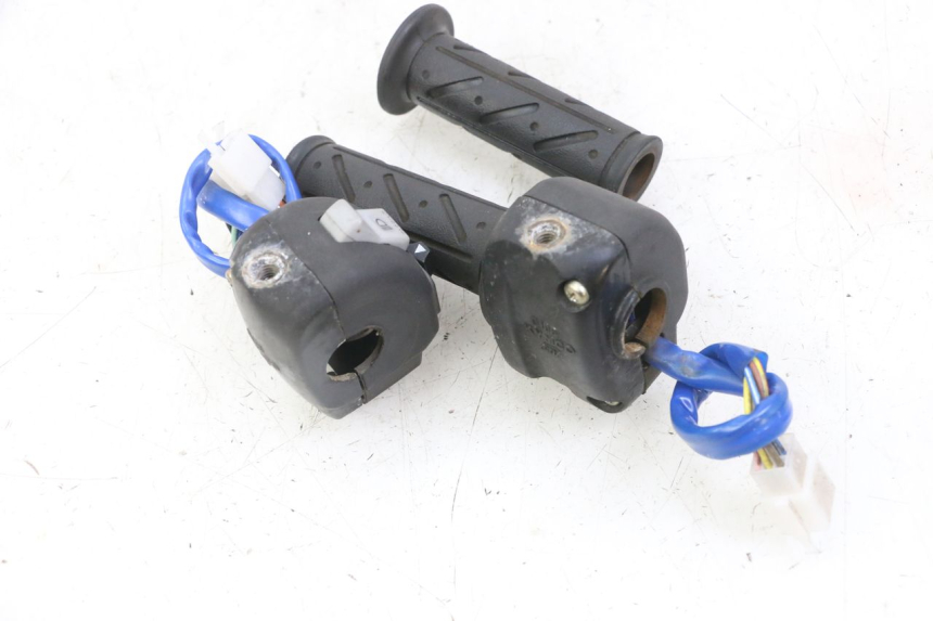 photo de HAND SWITCHES KYMCO AGILITY 4T 50 (2005 - 2018) - Technical close-up