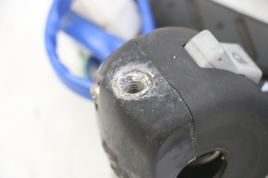 photo de HAND SWITCHES KYMCO AGILITY 4T 50 (2005 - 2018) - Fixing points details