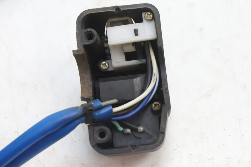 photo de HAND SWITCHES KYMCO AGILITY 4T 50 (2005 - 2018) - Additional view of the item