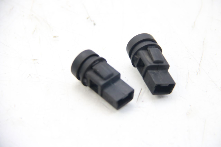 photo de HANDLEBAR SWITCHES PIAGGIO BEVERLY 125 (2010 - 2015) - Alternative perspective