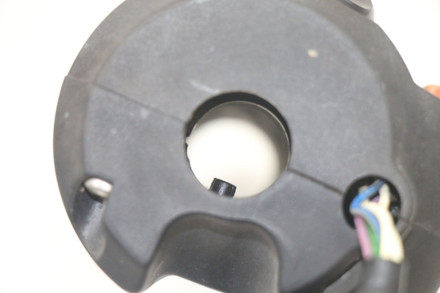 photo de HAND SWITCHES PEUGEOT SATELIS COMPRESSOR K15 125 (2006 - 2009) - Additional view of the item