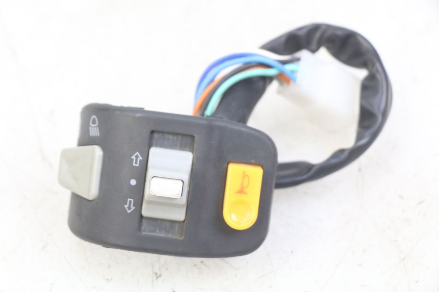 photo de HANDLEBAR SWITCHES JM MOTORS SANTANA 50 (2014 - 2023) - Technical close-up