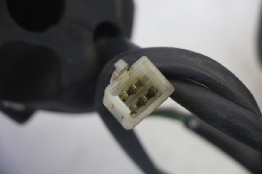 photo de HANDLEBAR SWITCHES PEUGEOT SATELIS 125 (2006 - 2009) - Additional view of the item