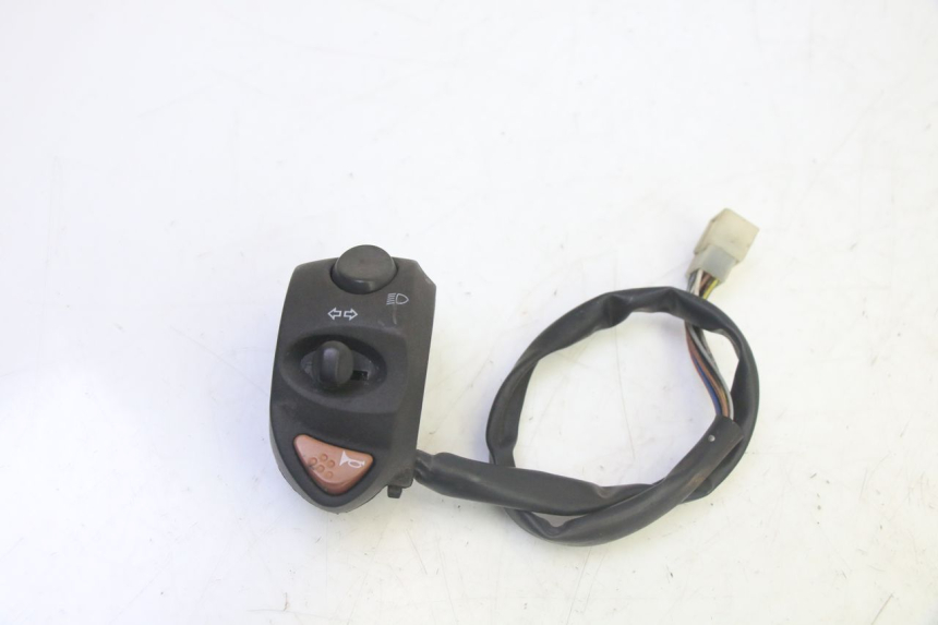 photo de HANDLEBAR SWITCHES PEUGEOT SATELIS 125 (2006 - 2009) - Alternative perspective