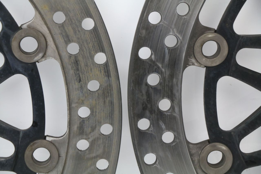 photo de PAIR FRONT BRAKE DISC HONDA CBR 929 RR FIREBLADE 900 (2000 - 2001) - Surface and material condition