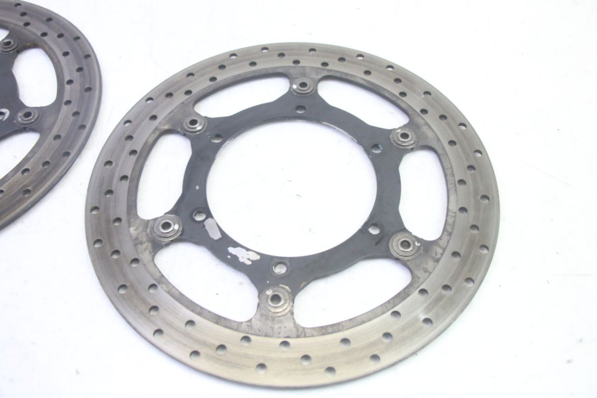 photo de PAIR FRONT BRAKE DISC YAMAHA FJR ABS 1300 (2006 - 2012) - Zoom on usage condition