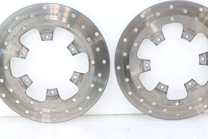 photo de PAIR FRONT BRAKE DISC PIAGGIO MP3 500 (2016 - 2018) - Technical close-up