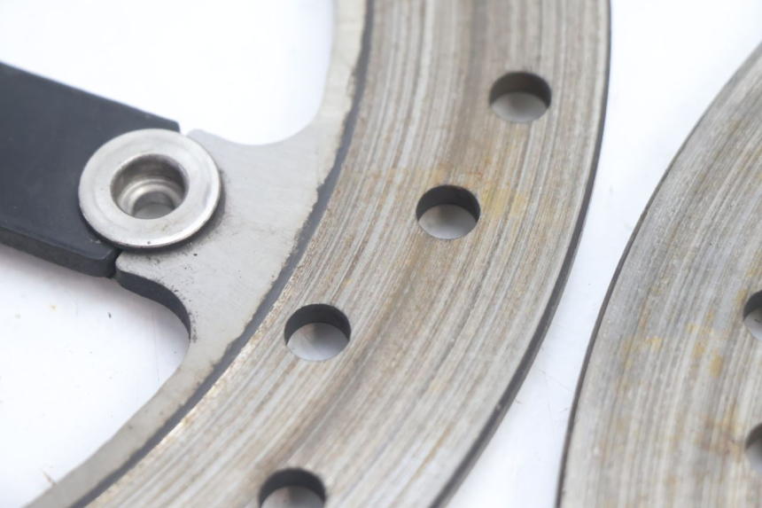 photo de PAIR FRONT BRAKE DISC HARLEY DAVIDSON ROAD GLIDE FLTRXSE 1920 (2018 - 2022) - Alternative perspective