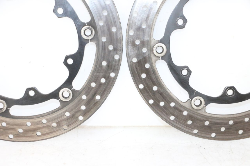photo de PAIR OF FRONT BRAKE DISCS YAMAHA TDM ABS 900 (2002 - 2014) - Distinctive features