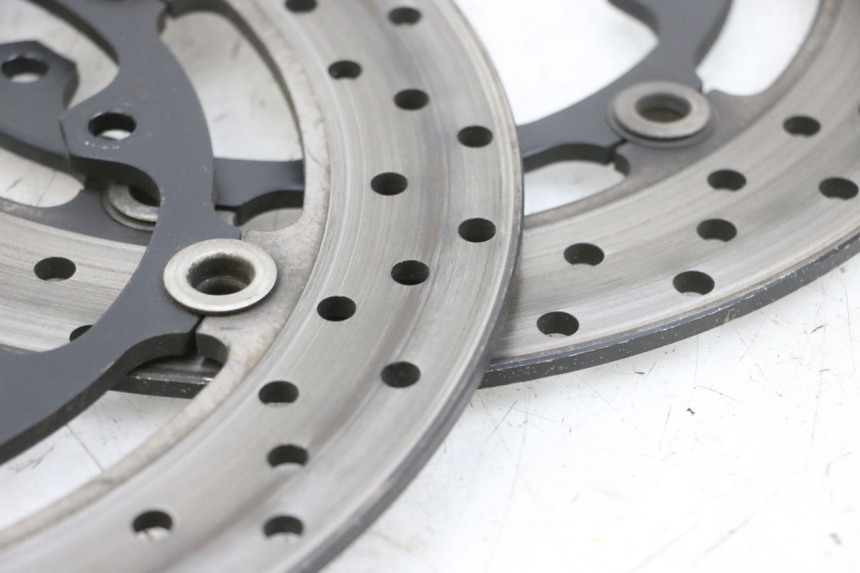 photo de PAIR OF FRONT BRAKE DISCS YAMAHA TDM ABS 900 (2002 - 2014) - Technical close-up