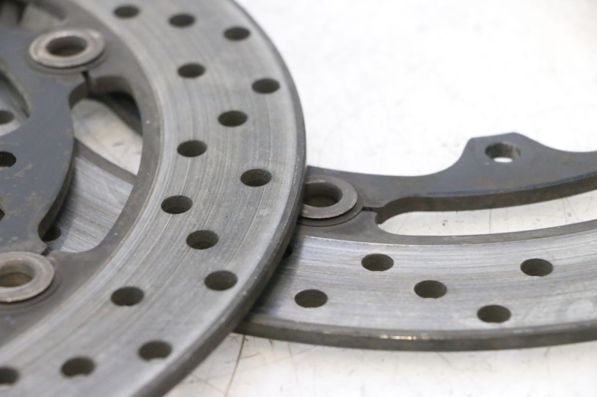 photo de PAIR FRONT BRAKE DISC YAMAHA TDM ABS 900 (2002 - 2014) - Fixing points details