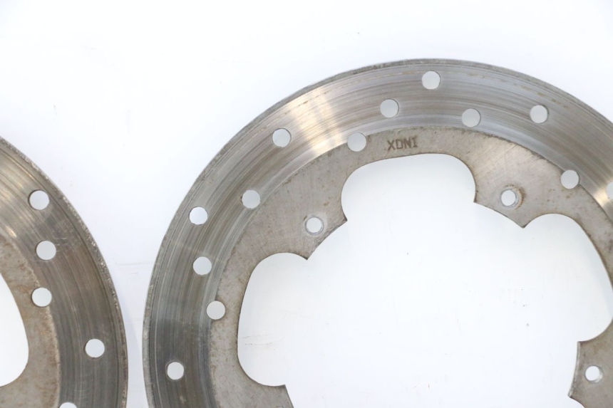 photo de PAIR OF FRONT BRAKE DISCS PIAGGIO X9 EVOLUTION 125 (2003 - 2007) - Zoom on usage condition