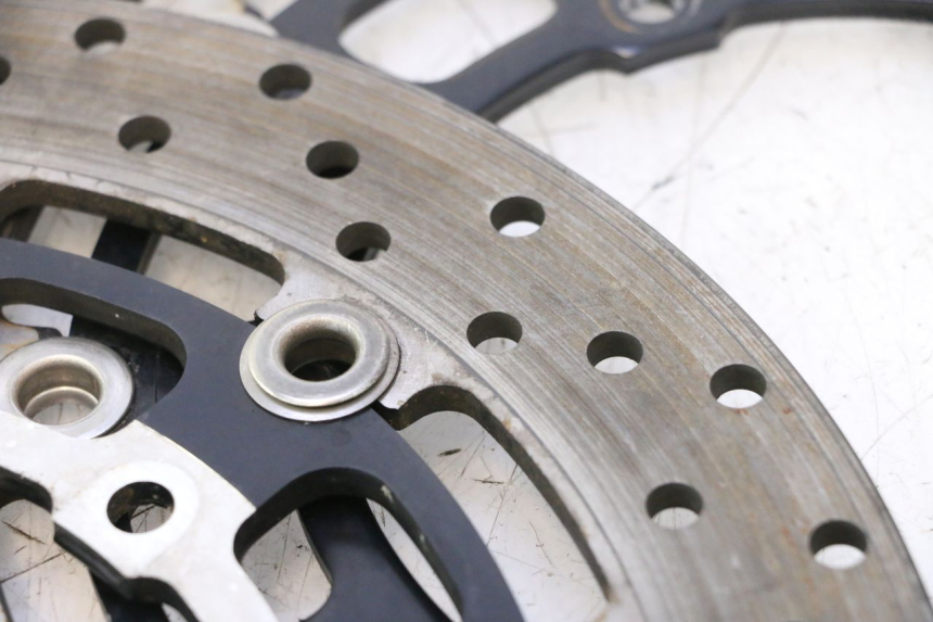 photo de PAIR FRONT BRAKE DISC YAMAHA YZF R6 600 (2008 - 2009) - Product overview