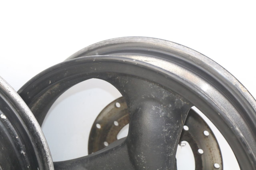 photo de PAIR OF RIMS KYMCO AGILITY 4T 50 (2005 - 2018) - Fixing points details