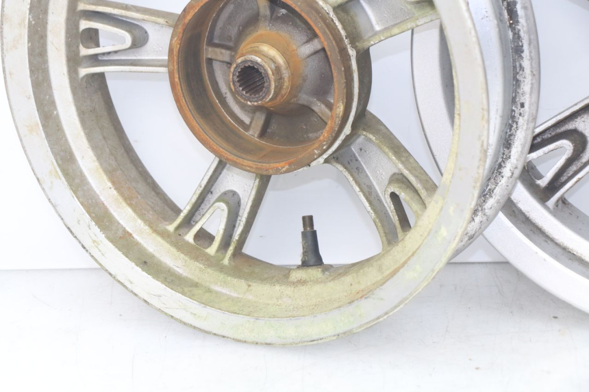 photo de PAIR OF RIMS PEUGEOT KISBEE 4T 50 (2010 - 2017) - Component detail