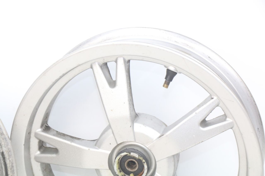 photo de PAIR OF RIMS PEUGEOT KISBEE 4T 50 (2010 - 2017) - Distinctive features