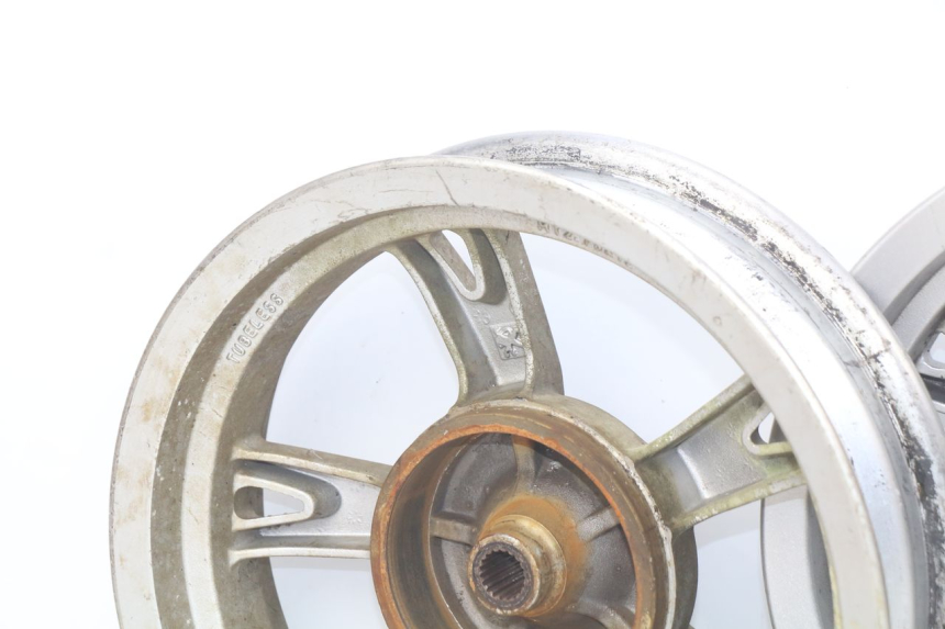 photo de PAIR OF RIMS PEUGEOT KISBEE 4T 50 (2010 - 2017) - Alternative perspective