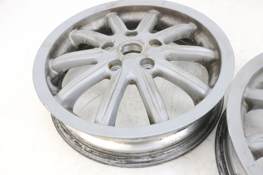 photo de RIMS PAIR PIAGGIO MP3 RL 250 (2006 - 2010) - Alternative perspective