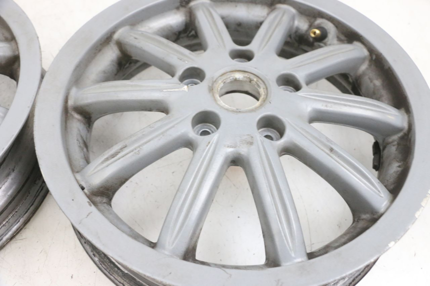 photo de RIMS PAIR PIAGGIO MP3 RL 250 (2006 - 2010) - Technical close-up