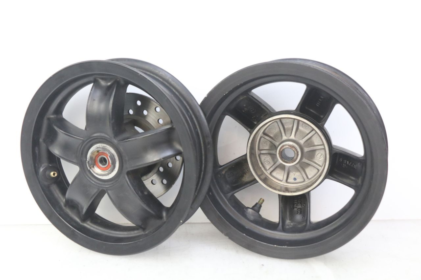 photo de PAIR OF RIMS PIAGGIO ZIP 4T 50 (2018 - 2020) - Component zoom