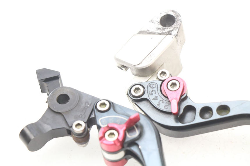 photo de BRAKE LEVER KAWASAKI ER-6 ER6 N 650 (2009 - 2011) - Surface and material condition