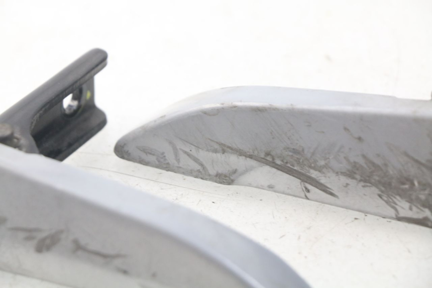 photo de PAIR REAR MOUNT FOOTRESTS PIAGGIO LIBERTY IGET 4T 50 (2015 - 2020) - Product overview